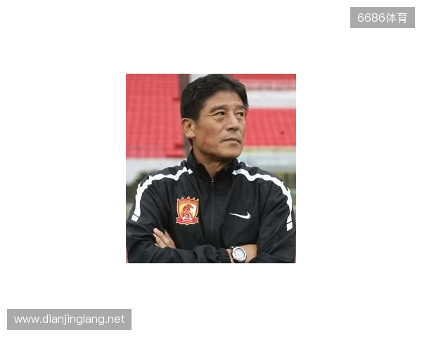 渝媒：李章洙在重庆被球迷请吃火锅，他直接吃的红锅微辣